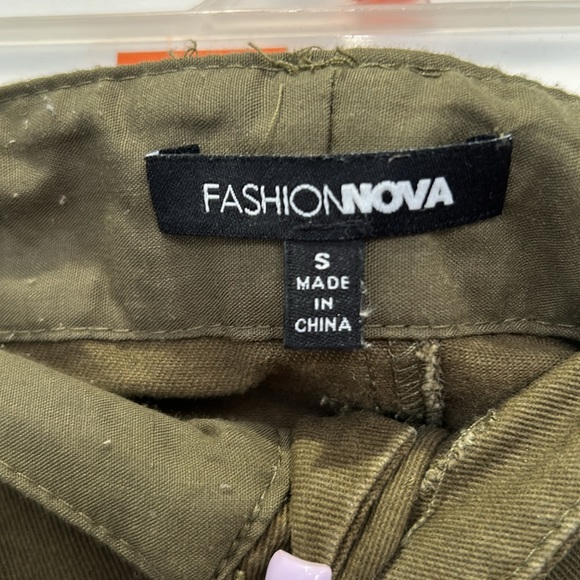 Fashion Nova Cargo Pants - Picture 3 of 3